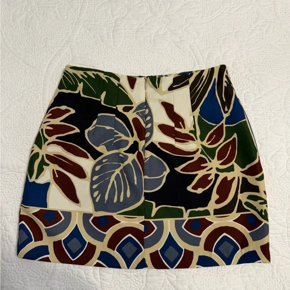 Zara Cream Mini Skirt with Blue, Green & Brown Botanical Print - Picture 4 of 4